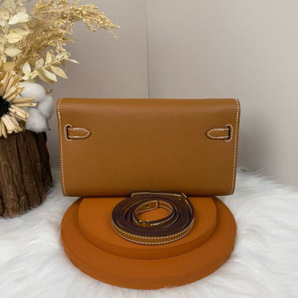 KELLY CLASSIQUE TO GO WALLET 20 IN BROWN CALFSKIN GOLD HARDWARE