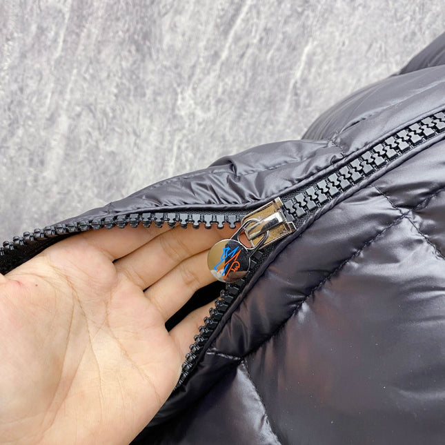 MONCLER SLEEVELESS PUFER JACKET IN BLACK STYLE 10