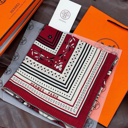HERMES 26S PRINTED SQUARE SCARF 140 IN CASHMERE AND SILK 307279