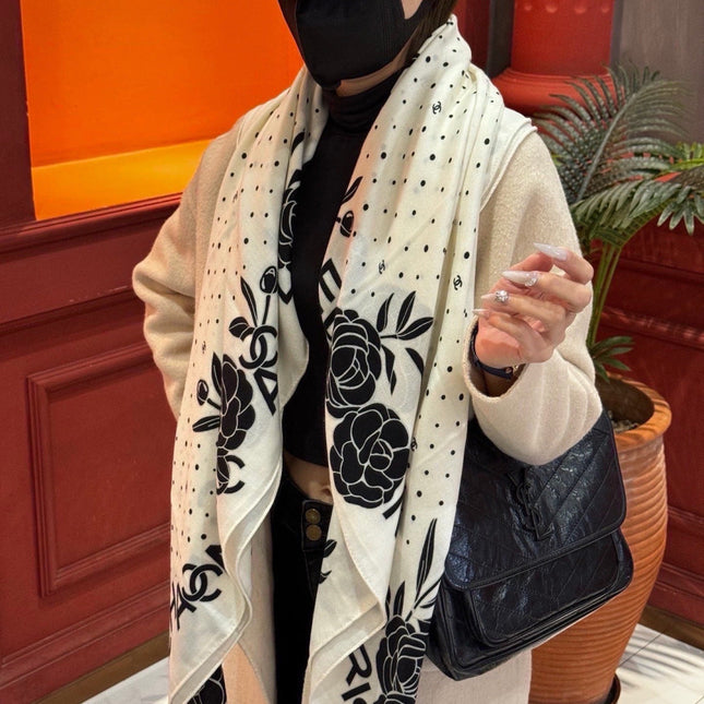 CHANEL 26S SCARF 140 IN CASHMERE AND SILK 309331