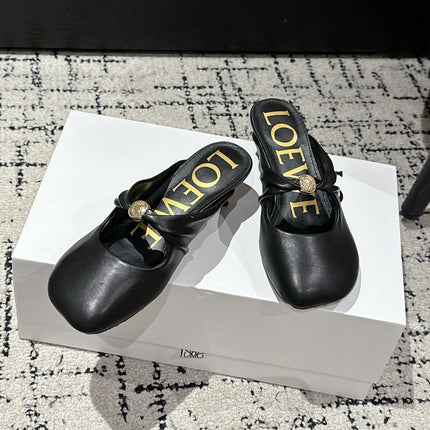 CHLOÉ 26S HIGH-HEELED MULES IN BLACK CALFSKIN