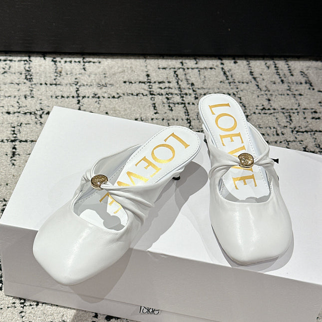 CHLOÉ 26S HIGH-HEELED MULES IN WHITE CALFSKIN