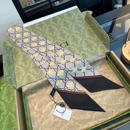 GUCCI 26S SCARF 90 IN SILK 225231