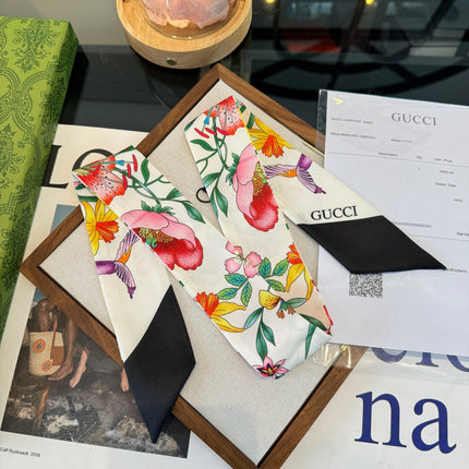 GUCCI 26S SCARF 120 IN SILK 280931