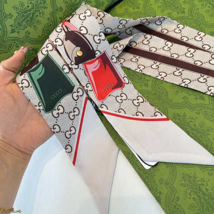 GUCCI 26S SCARF 120 IN SILK 284209