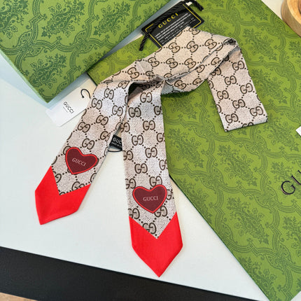 GUCCI 26S SCARF 120 IN SILK 269159