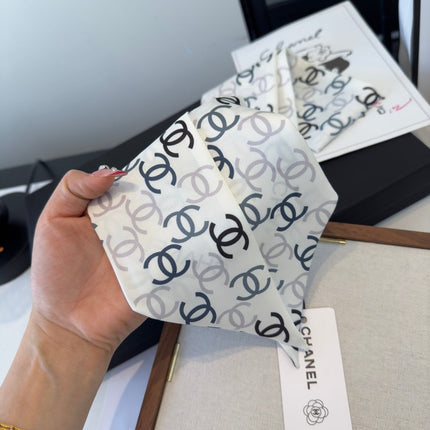 CHANEL 26S TWILLY SCARF 120 IN SILK 347193