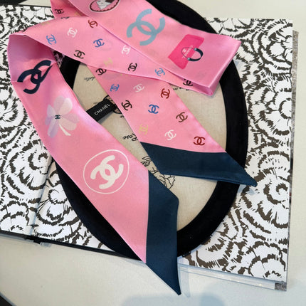 CHANEL 26S TWILLY SCARF 120 IN SILK 351036