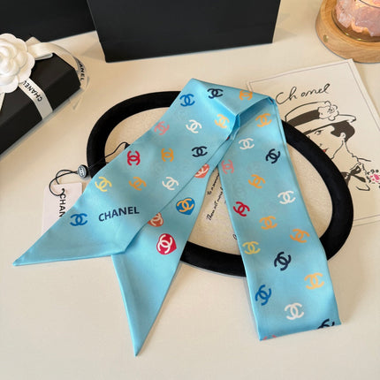 CHANEL 26S TWILLY SCARF 120 IN SILK 351041