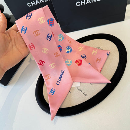CHANEL 26S TWILLY SCARF 120 IN SILK 351043