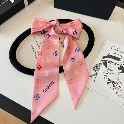 CHANEL 26S TWILLY SCARF 120 IN SILK 351043