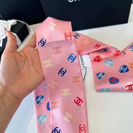CHANEL 26S TWILLY SCARF 120 IN SILK 351043