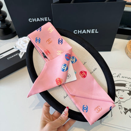 CHANEL 26S TWILLY SCARF 120 IN SILK 351043