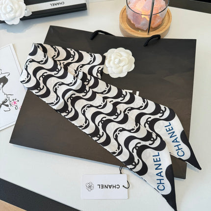 CHANEL 26S TWILLY SCARF 120 IN SILK 351060