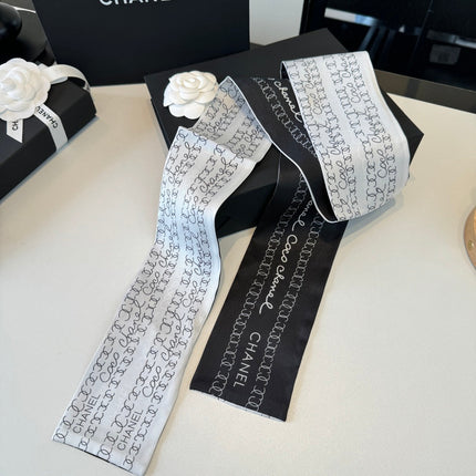 CHANEL 26S TWILLY SCARF 120 IN SILK 395876
