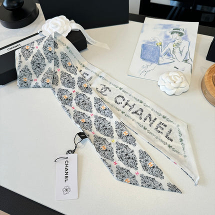 CHANEL 26S TWILLY SCARF 120 IN SILK 395880