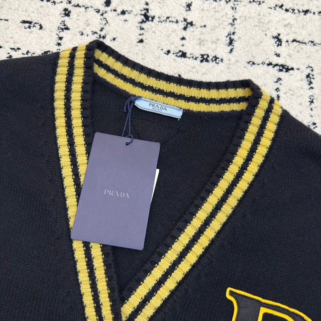 PRADA 25S CARDIGAN 541