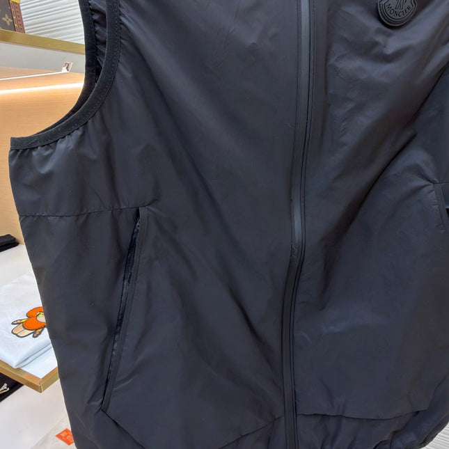 MONCLER 26S HOODED WINDBREAKER VEST 703