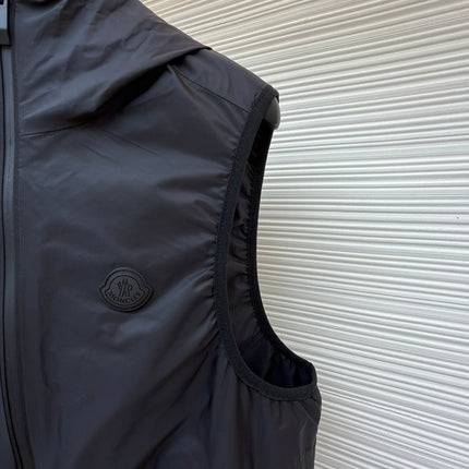MONCLER 26S HOODED WINDBREAKER VEST 703