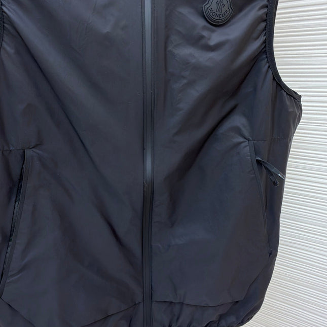 MONCLER 26S HOODED WINDBREAKER VEST 703