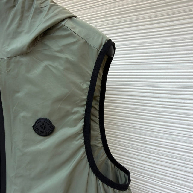 MONCLER 26S HOODED WINDBREAKER VEST 702