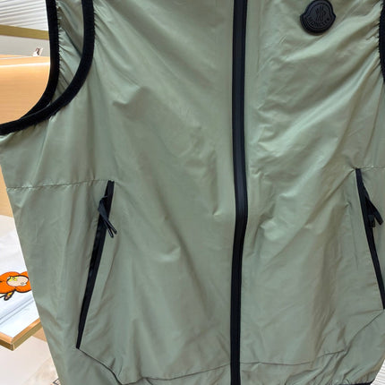 MONCLER 26S HOODED WINDBREAKER VEST 702