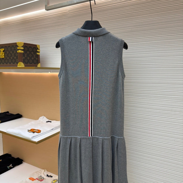 THOM 26S SLEEVELESS DRESS STYLE 227