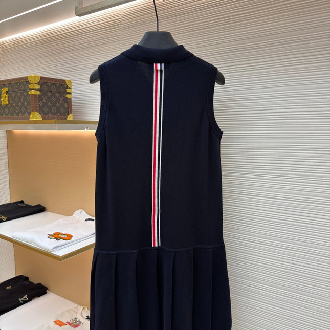 THOM 26S SLEEVELESS DRESS STYLE 226
