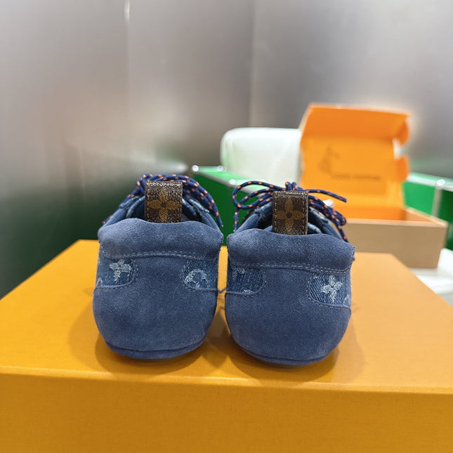 LV 26S SNEAKERS IN BLUE DENIM AND SUEDE WITH FLOWER CHARM
