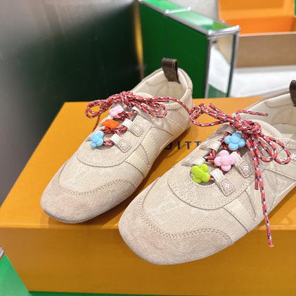 LV 26S SNEAKERS IN BEIGE DENIM AND SUEDE WITH FLOWER CHARM