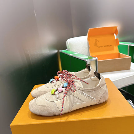 LV 26S SNEAKERS IN BEIGE DENIM AND SUEDE WITH FLOWER CHARM