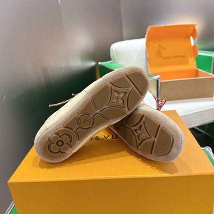 LV 26S SNEAKERS IN BEIGE DENIM AND SUEDE WITH FLOWER CHARM