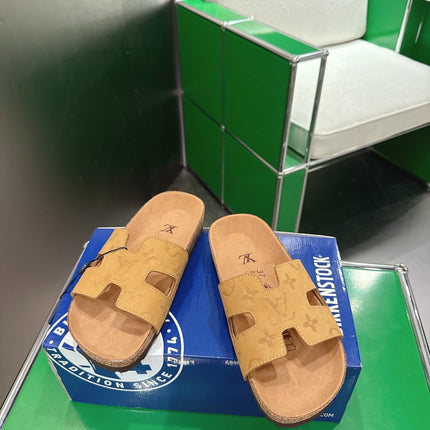 LV 26S SLIDES IN LIGHT CAMEL YELLOW SUEDE