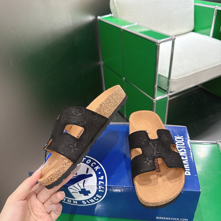 LV 26S SLIDES IN BLACK SUEDE