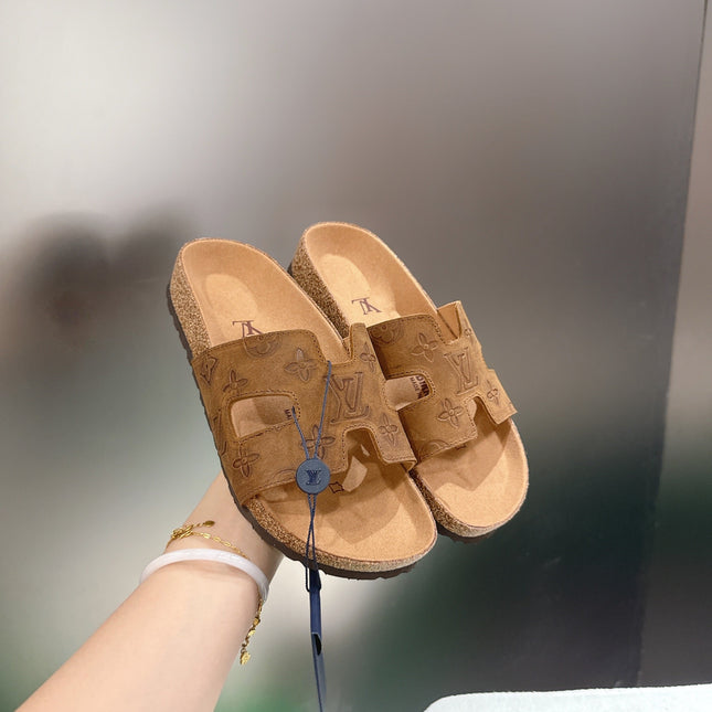 LV 26S SLIDES IN BROWN SUEDE