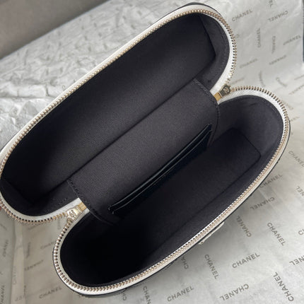 CHANEL 26S VANITY BAG 19 IN BLACK QUILTED LAMBSKIN SILVER HARDWARE