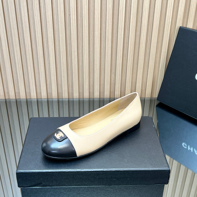 CHANEL 25S BALLET FLATS IN BEIGE AND BLACK LAMBSKIN GOLD HARDWARE
