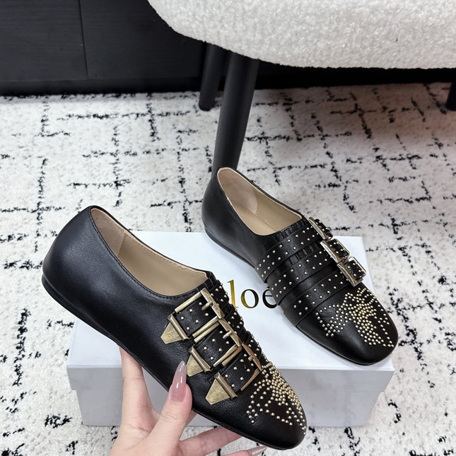 CHLOÉ 26S FLAT SHOES IN BLACK CALFSKIN WITH METAL STUDS