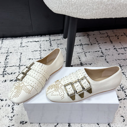 CHLOÉ 26S FLAT SHOES IN WHITE CALFSKIN WITH METAL STUDS