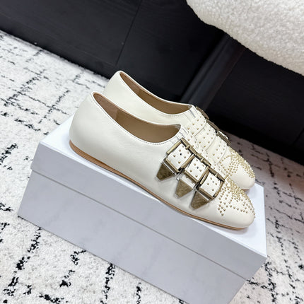 CHLOÉ 26S FLAT SHOES IN WHITE CALFSKIN WITH METAL STUDS