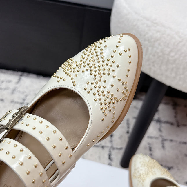 CHLOÉ 26S METAL STUD SHOES IN CREAM WHITE CALFSKIN