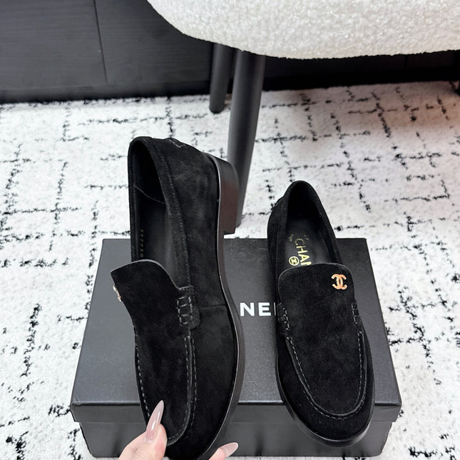 CHANEL 26S LOAFERS IN BLACK SUEDE WITH CC LOGO