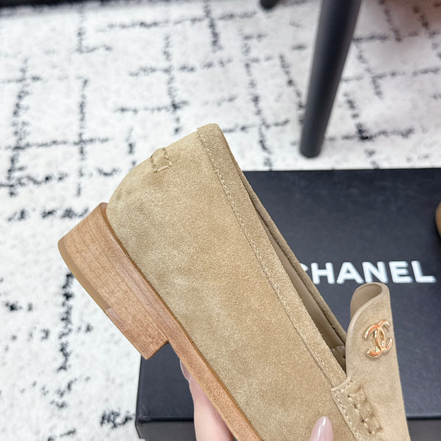 CHANEL 26S LOAFERS IN BEIGE SUEDE WITH CC LOGO