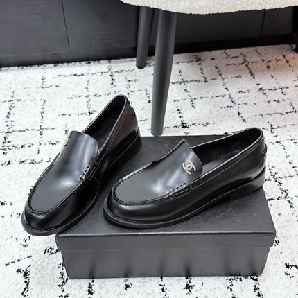 CHANEL 26S LOAFERS IN BLACK SMOOTH CALFSKIN WITH CC LOGO