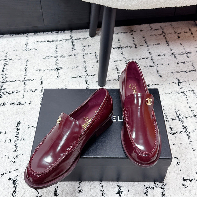 CHANEL 26S LOAFERS IN BURGUNDY RED PATENT CALFSKIN WITH CC LOGO