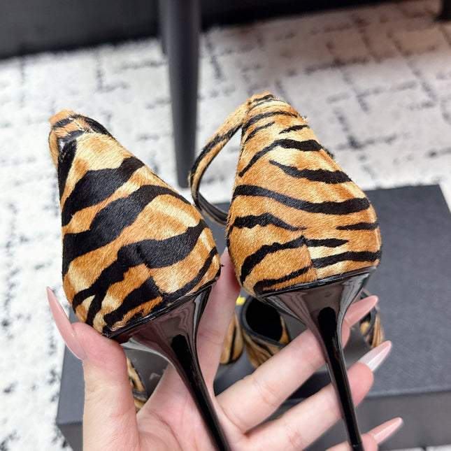 ALAIA 26S POINTED-TOE HEELS 90 MM IN TIGER PRINT PONY HAIR