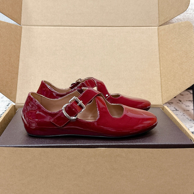 ALAIA 26S CROSS-STRAP BALLET FLATS IN RED GLOSSY LAMBSKIN