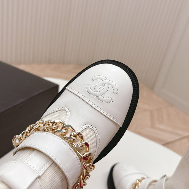 CHANEL ANKLE BOOTS 25S IN CREAM WHITE LAMBSKIN AND FABRIC WITH GOLD HARDWARE