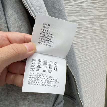 PRADA 26S SUIT 676