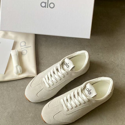 ALO 25S SUNSET SNEAKER IN CREAM WHITE SUEDE